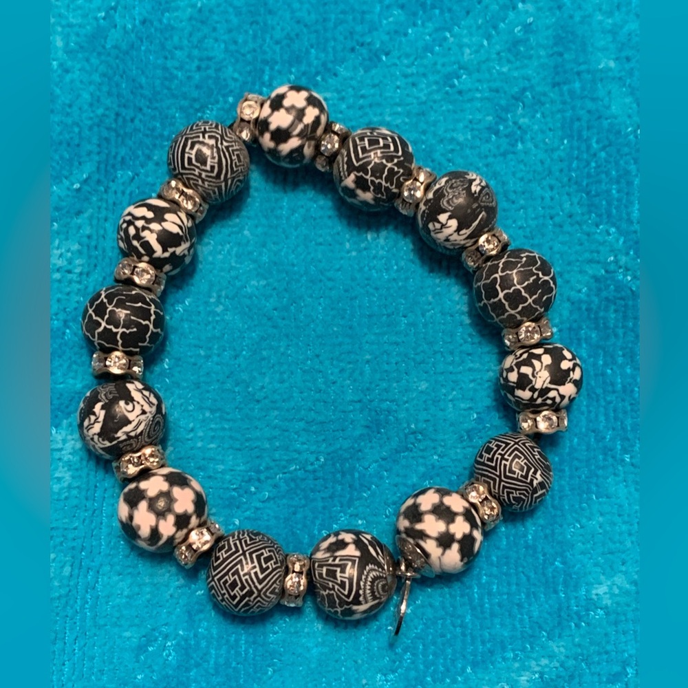 Black and White Beaded Bracelet